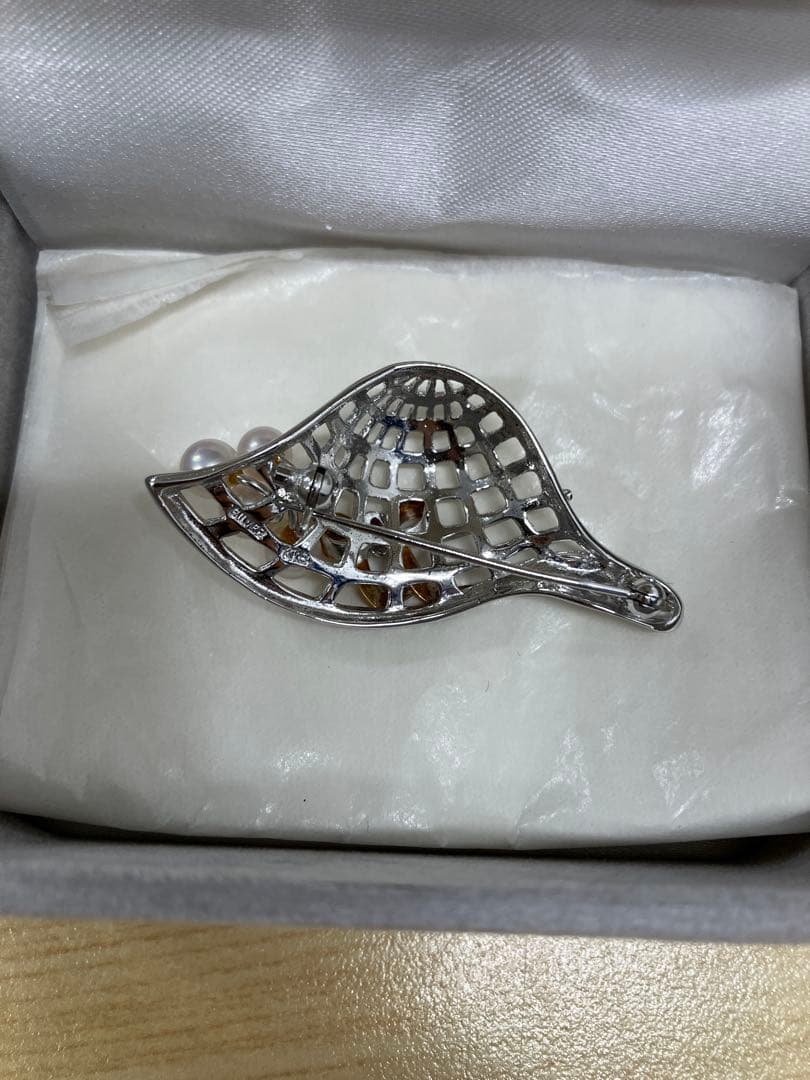 シルバー 網目模様 ブローチ パール ルビー