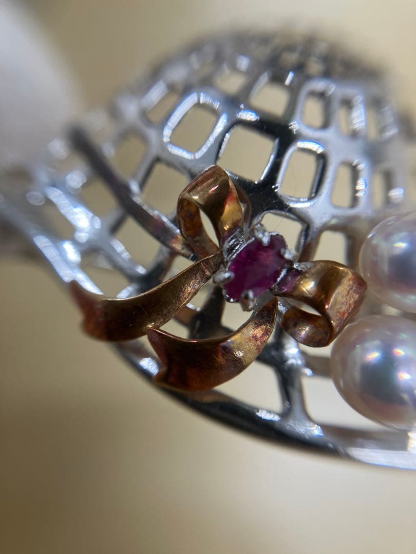シルバー 網目模様 ブローチ パール ルビー