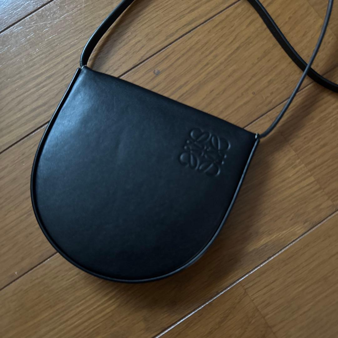 LOEWE ブラックレザー ケース ショルダー