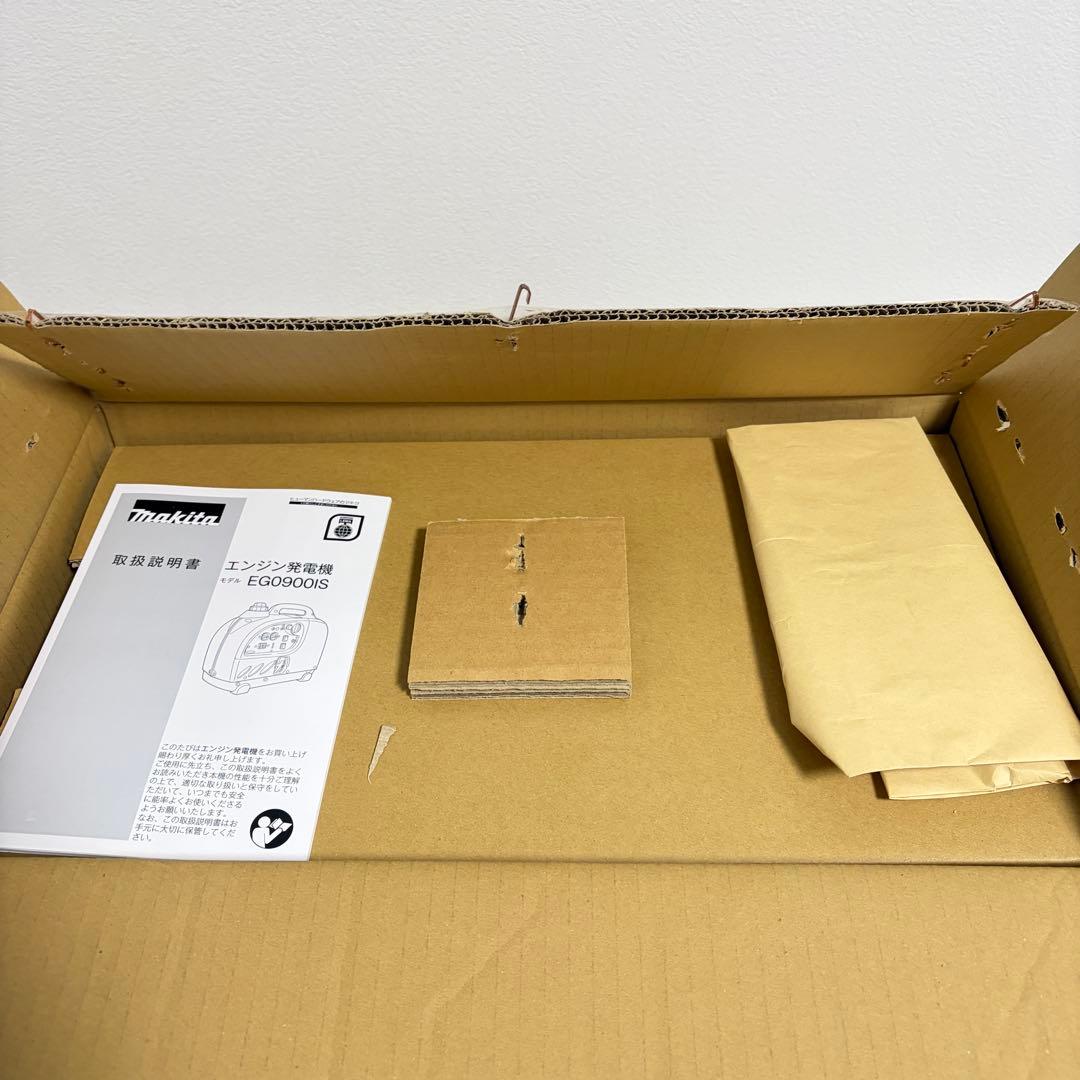 Makita エンジン発電機 EG0900IS 出力0.9k VA未使用品