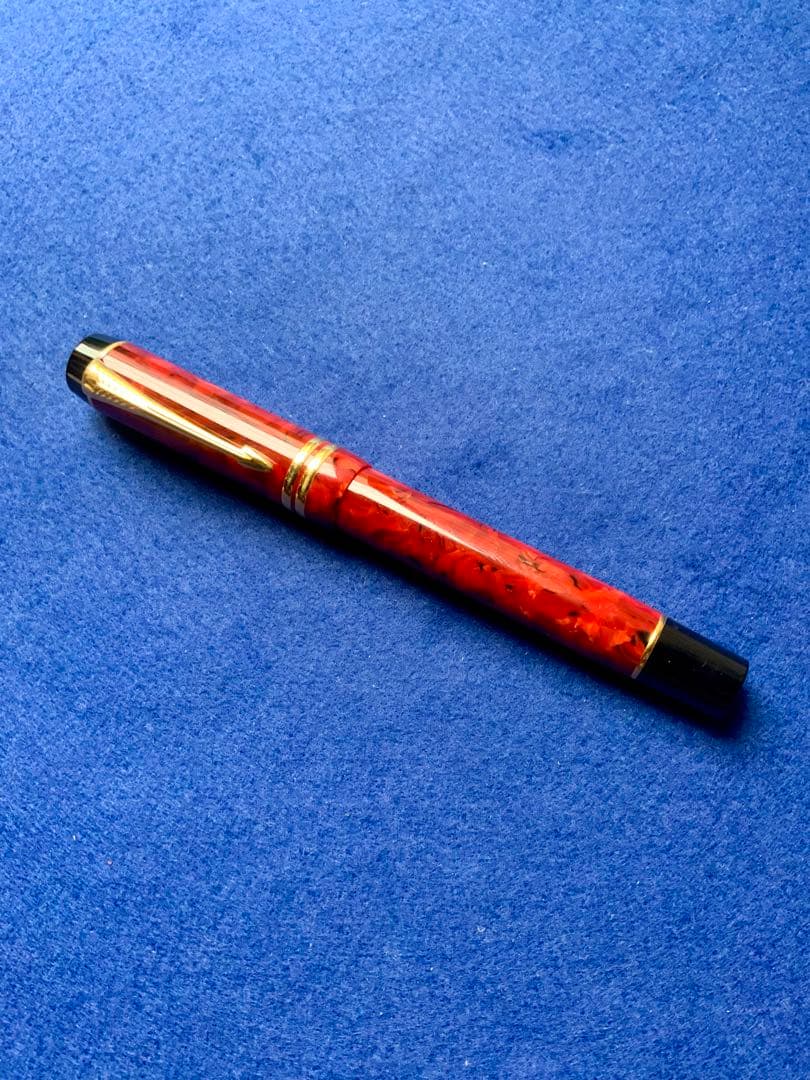 パーカー万年筆　デュオフォールド　センテニアル　XF マーブルレッド