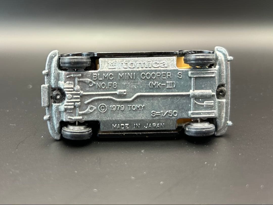 tomica ミニクーパー　トラフィック　ポップアート仕様　 日本製　トミカ