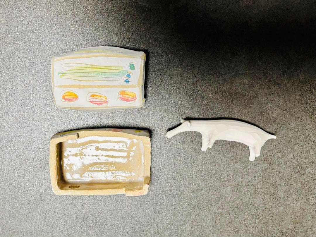 柴田菜月　陶芸家　やきもの作家　陶芸　作品　家と動物