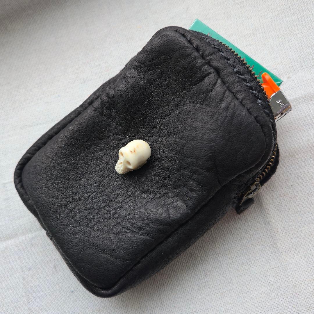 鹿革のシガレットケース 鹿角スカルボタン