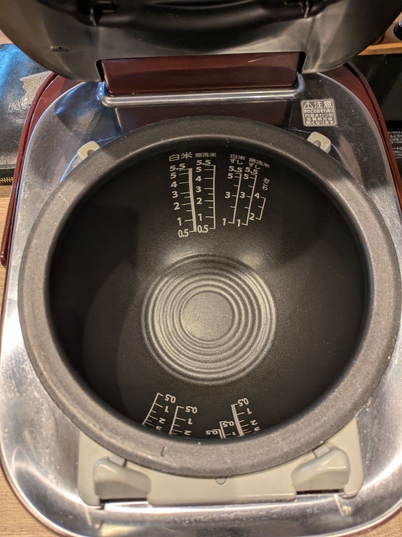 TOSHIBA RC-10VXM レッド 炊飯器　5.5合