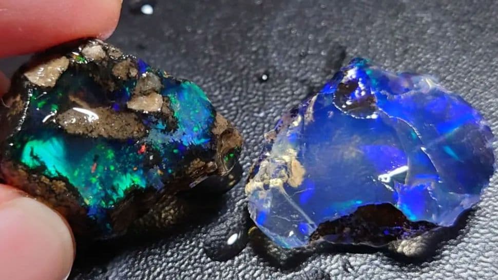 【35CT分】エチオピア　オパール 原石 青緑　鉱物　標本　ピンファイア