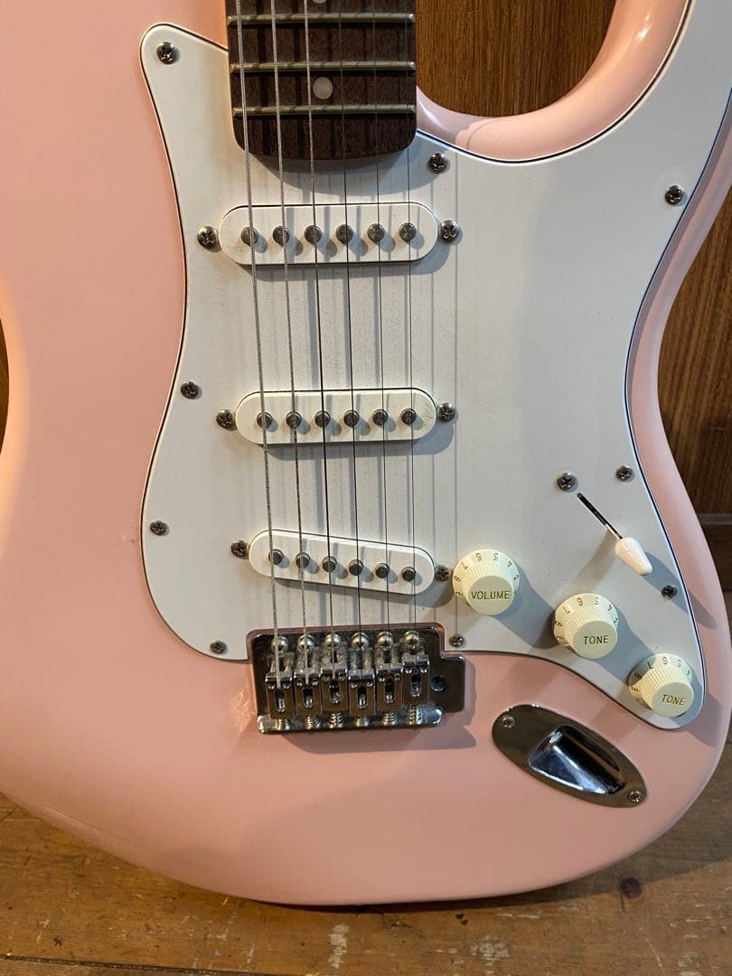Squier by Fender ストラトキャスター　LST-MINI ピンク