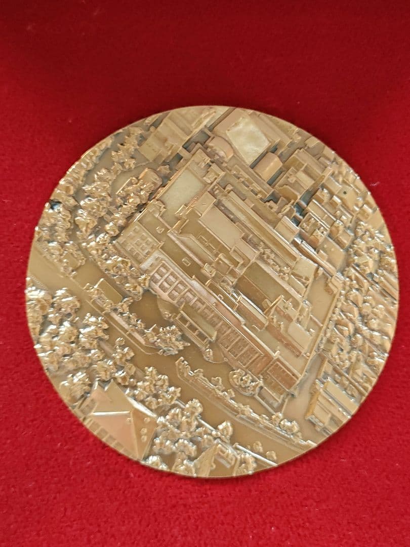 メダル　文鎮　など　ケースあり　計8枚