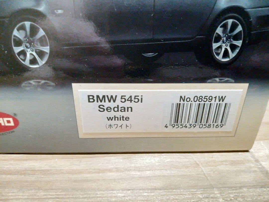 1/18 京商　BMW 5シリーズ　セダン E60 545i ミニカー　ホワイト