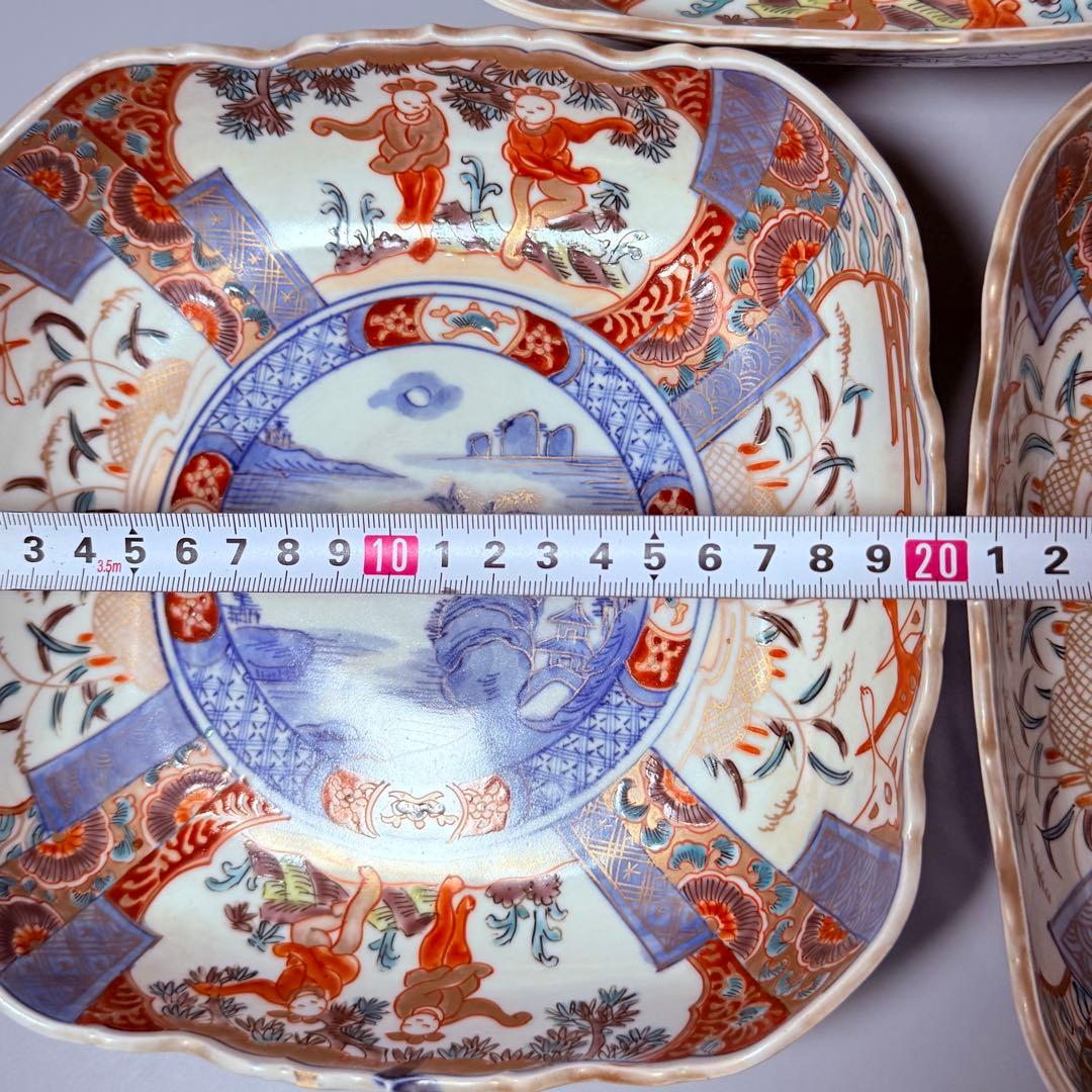 古伊万里　色絵風景画人物図三ツ鉢揃　二重四ツ足高台　四角鉢　珍品　古美術