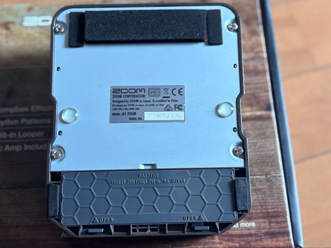 ZOOM A1 FOUR アコースティック楽器用マルチエフェクター