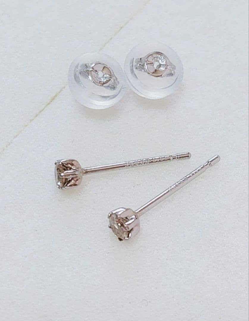 新入荷 未使用品 pt900 天然ブラウンダイヤモンド ピアス