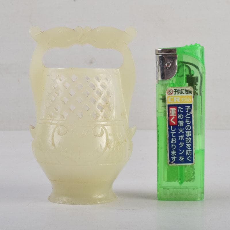 中国　玉石白玉彫刻　神獣刻　飾壷　置物　V　8868