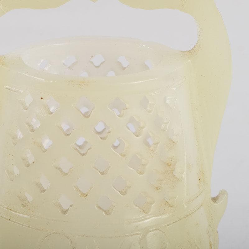 中国　玉石白玉彫刻　神獣刻　飾壷　置物　V　8868