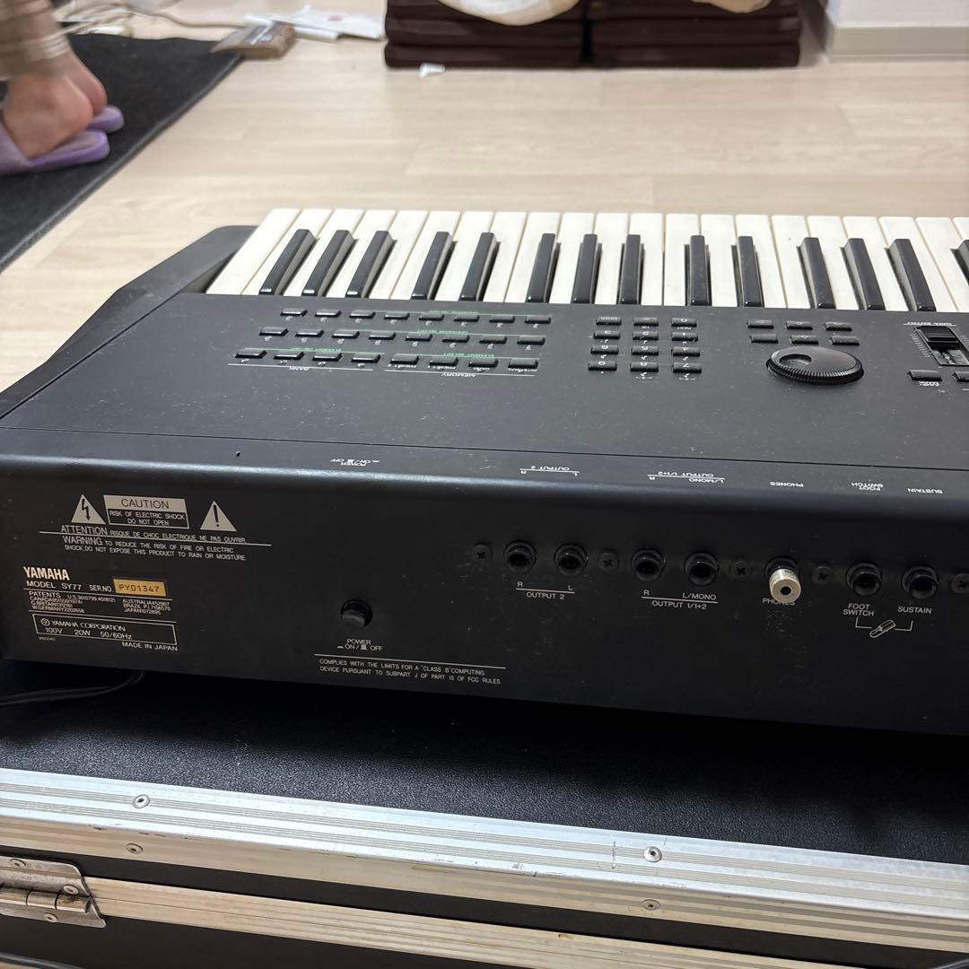 Yamaha SY77 シンセサイザー ケース付き