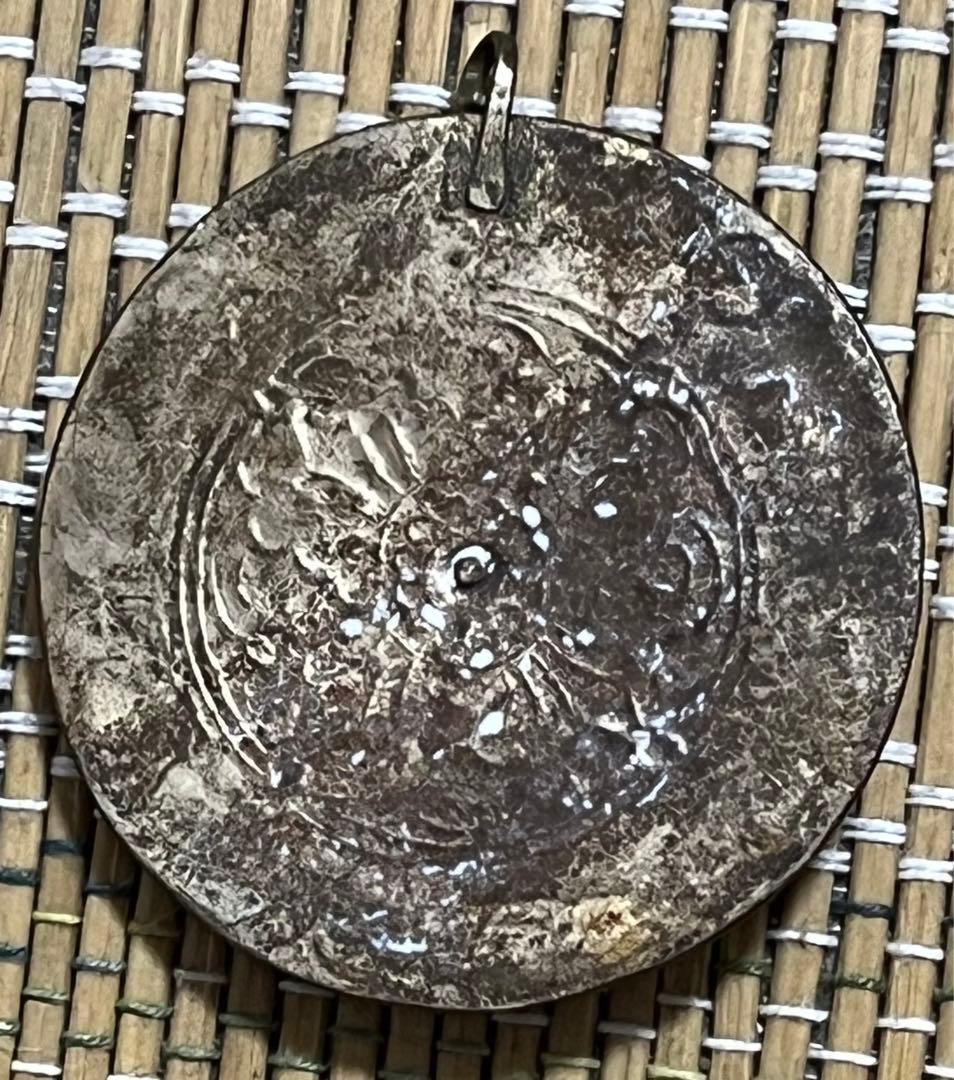 アンティーク　ターコイズと山サンゴのお守りペンダントトップ　ブローチにも