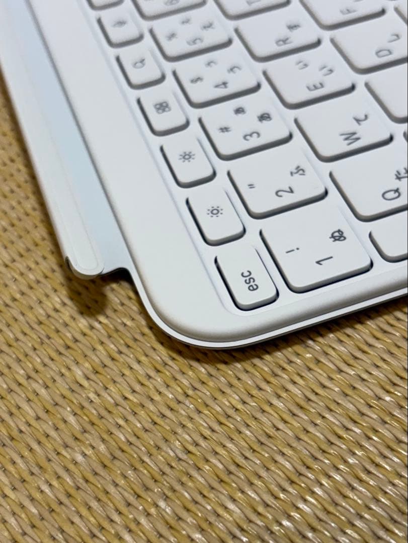 iPad 第10世代 Magic Keyboard Folio 新品近い