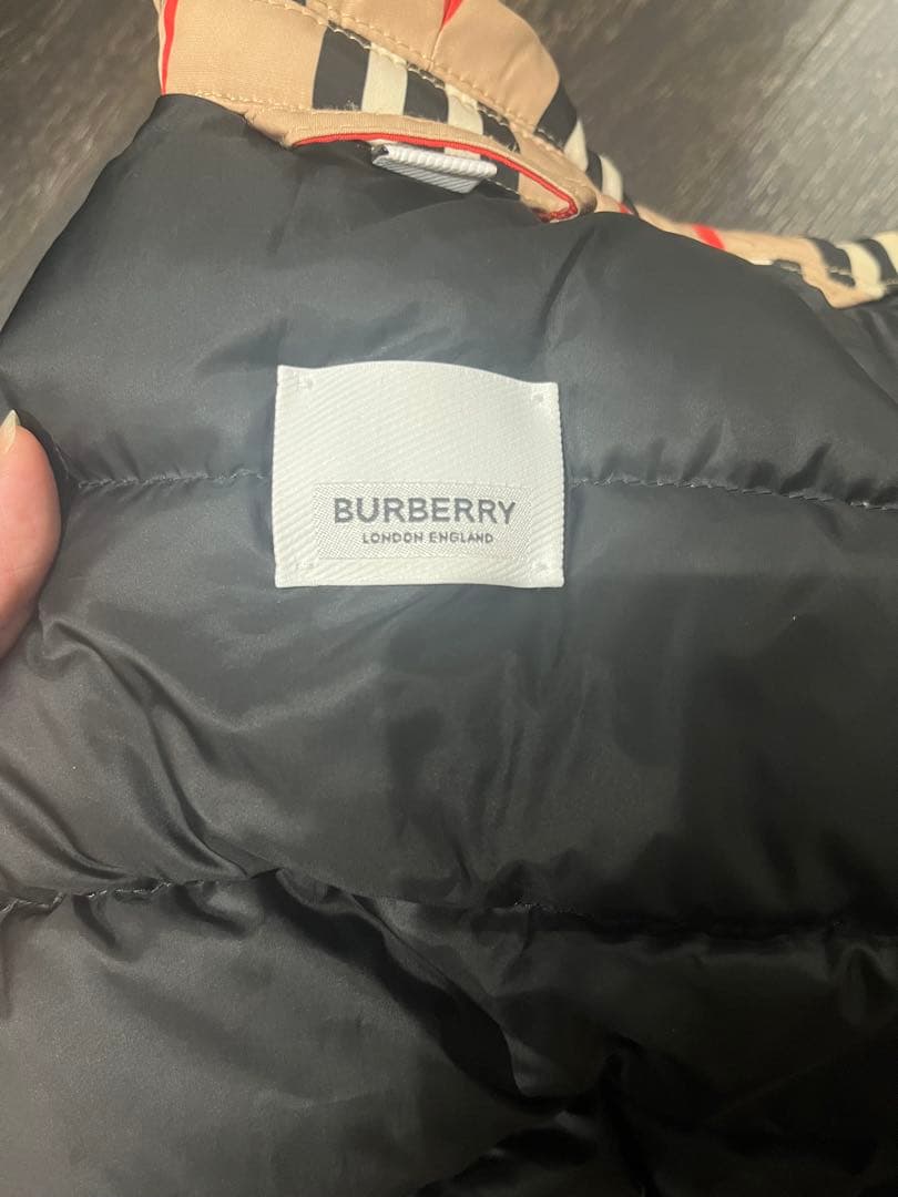 BURBERRY ダウンジャケット　98㎝　3y