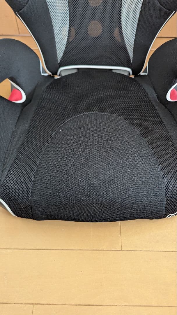 エールベベ サラット3ステップ クワトロEX ジュニアシート ブラック