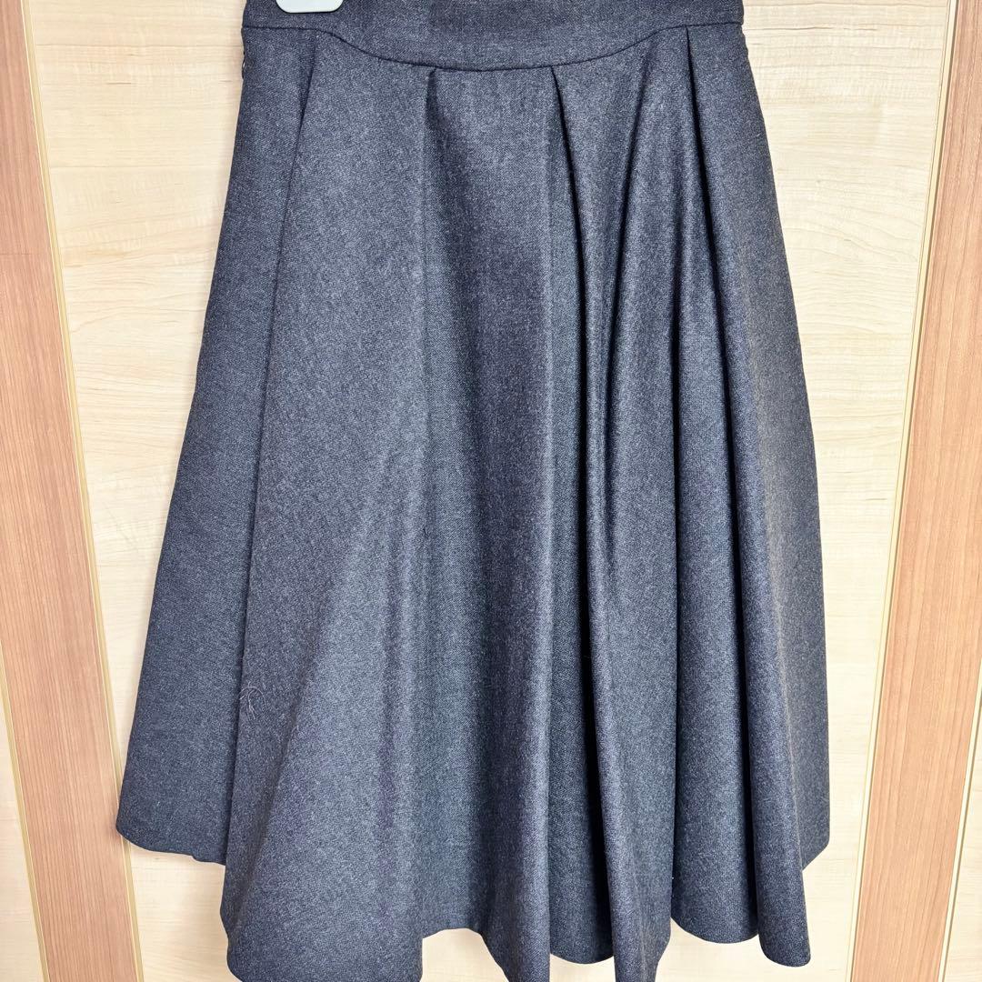 ERMANNO SCERVINO グレー フレアスカート ひざ丈