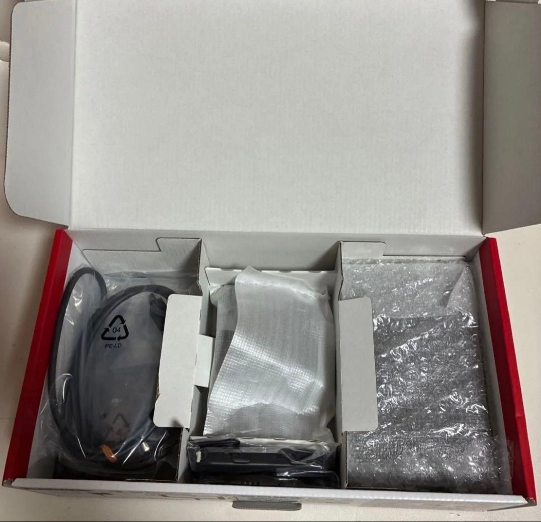 Nintendo Switch 本体 緑とピンクのJoy-Con