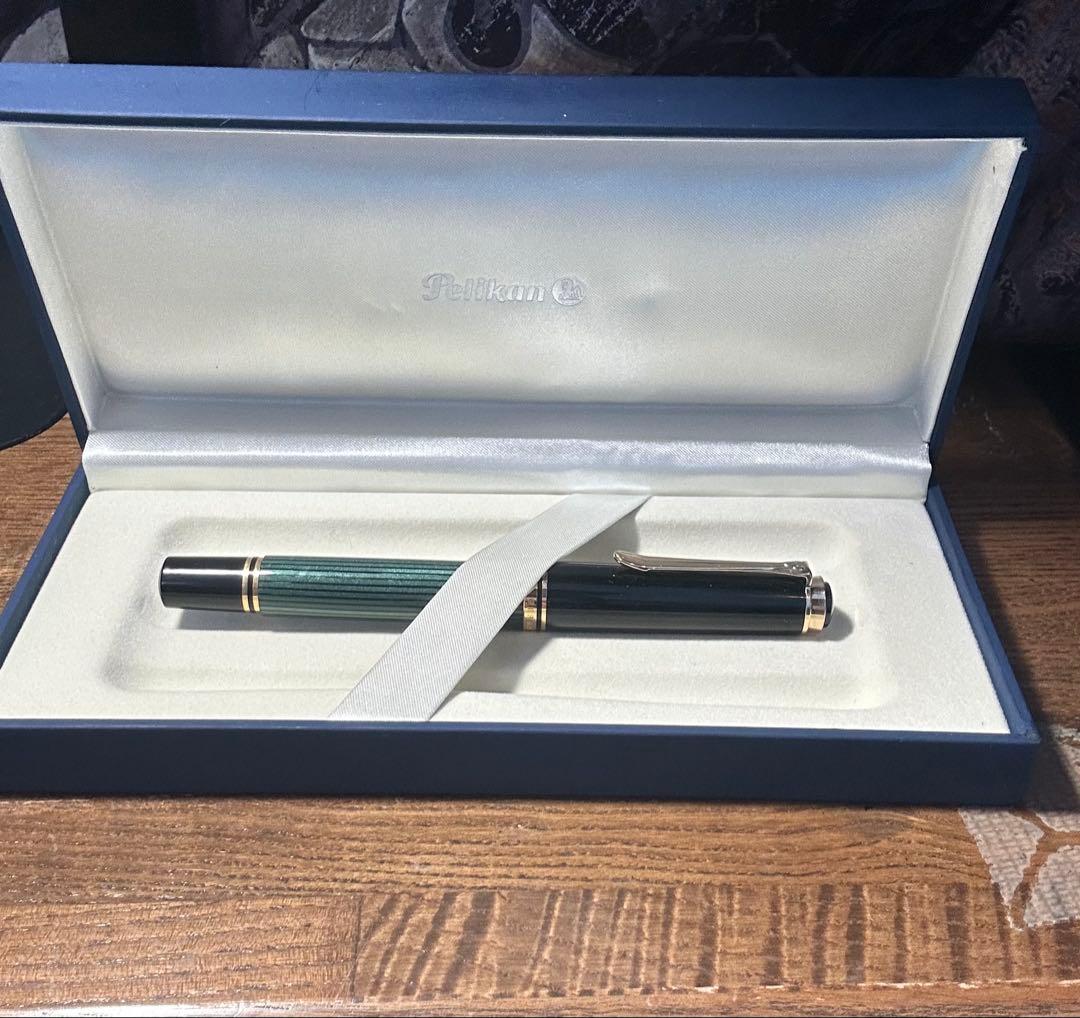 ペリカン万年筆　スーベレーンm600 14c F 黒金天冠　状態良好