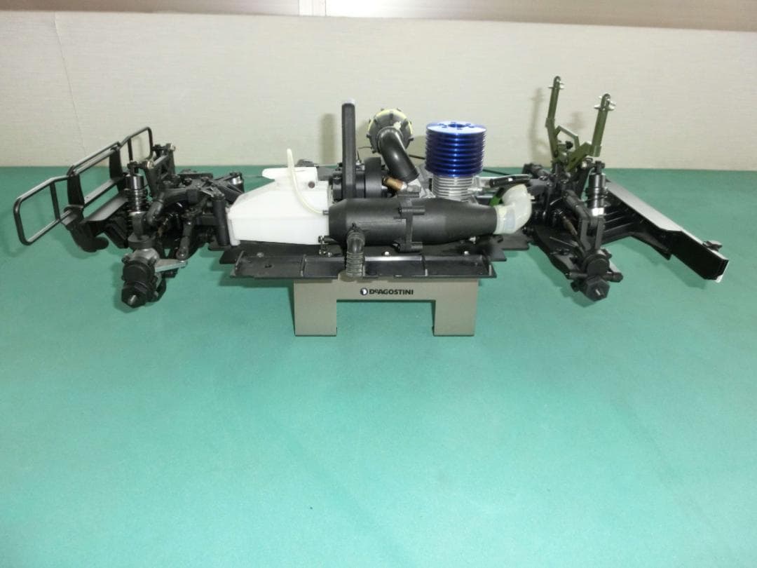 デァゴスティニハマーHUMMER H1 【エンジンRCカー】組み立て完成品