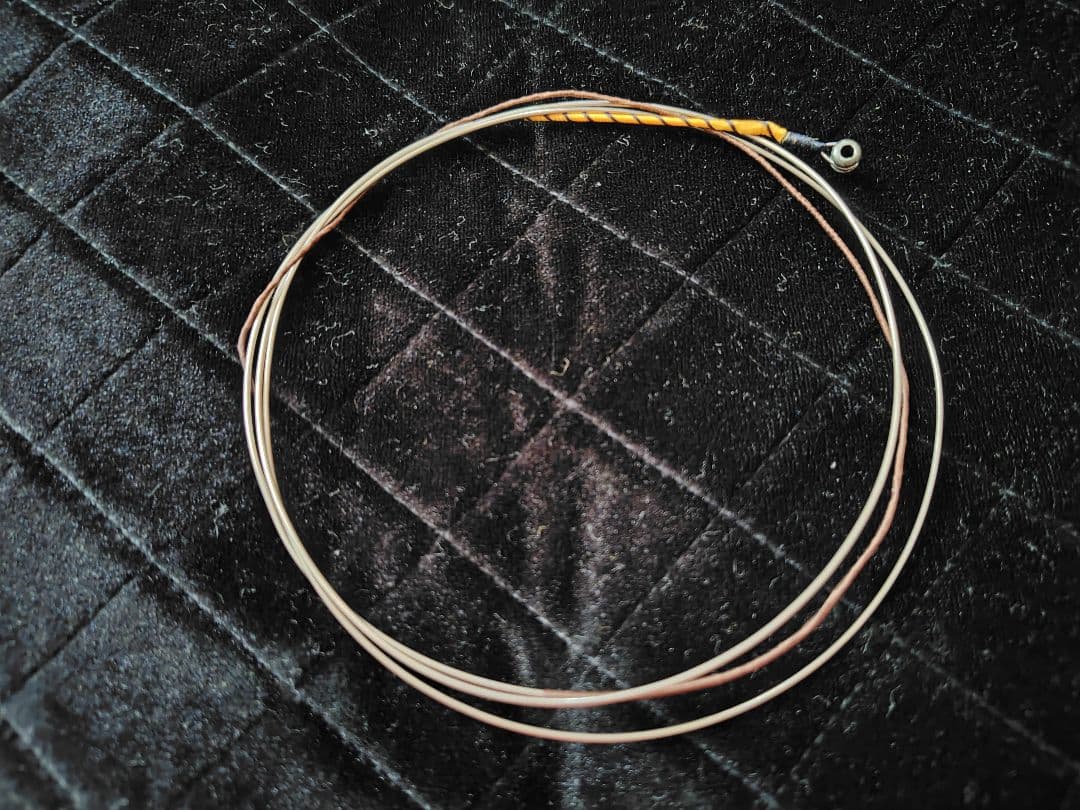 チェロ弦 EVAH PIRAZZI GOLD G線 未使用に近い