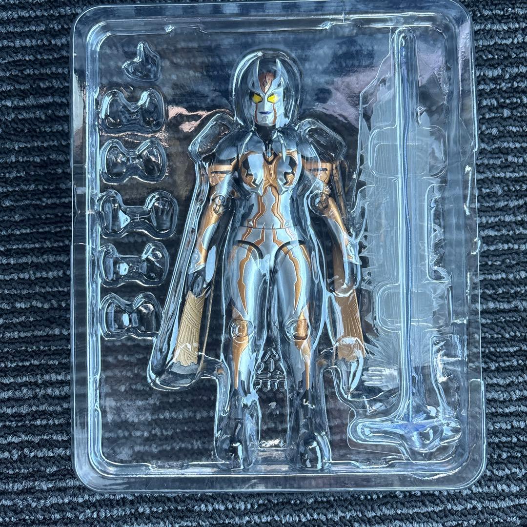 フィギュアーツ　カルミラ