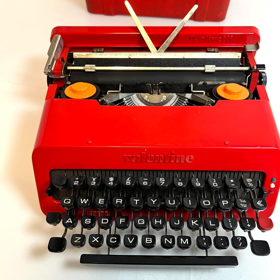 タイプライター オリベッティ バレンタイン、ヴィンテージ、動作良好、スペイン製
