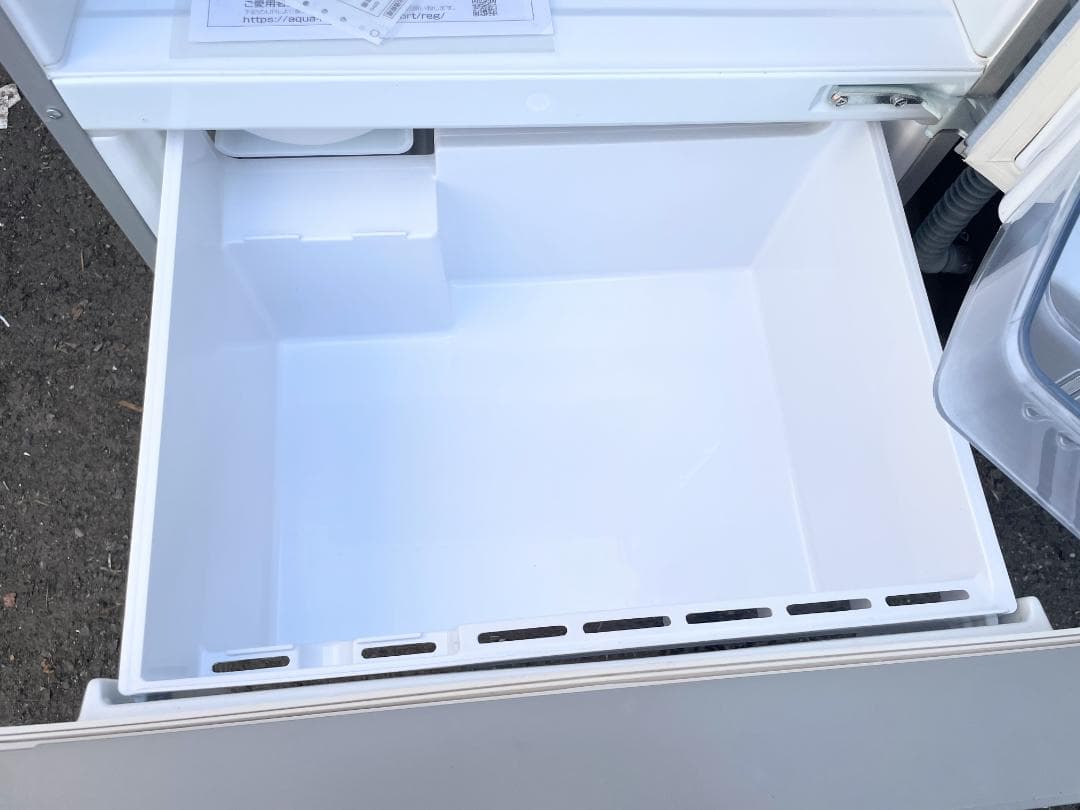 美品AQUA アクア 冷蔵庫 272L AQR-27M2 2022年製 シルバー