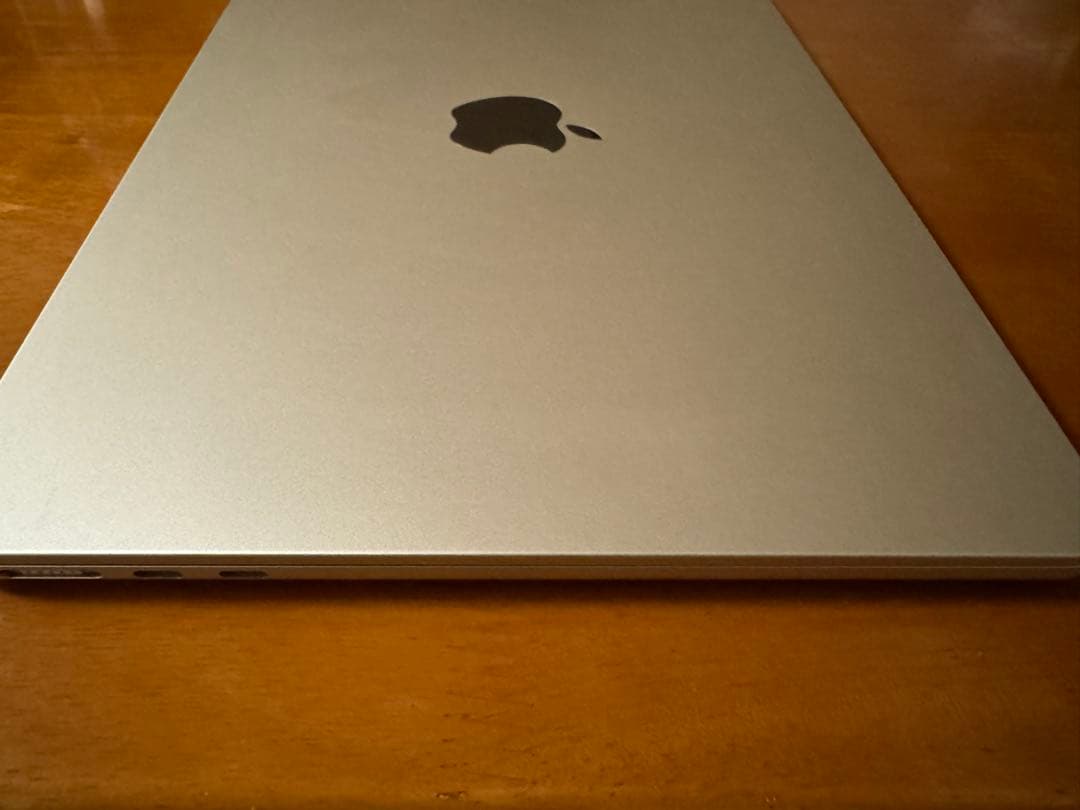 MacBook本体 Macbook Air M2 2022 8GB / 512GB