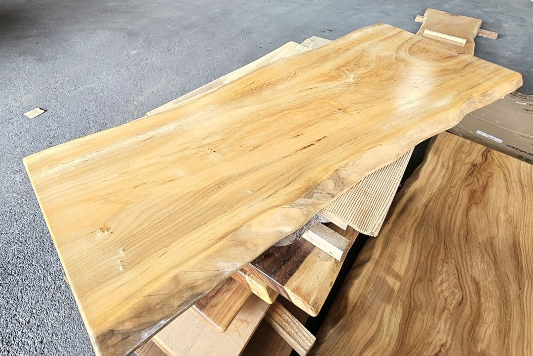 ダイニングテーブル hide