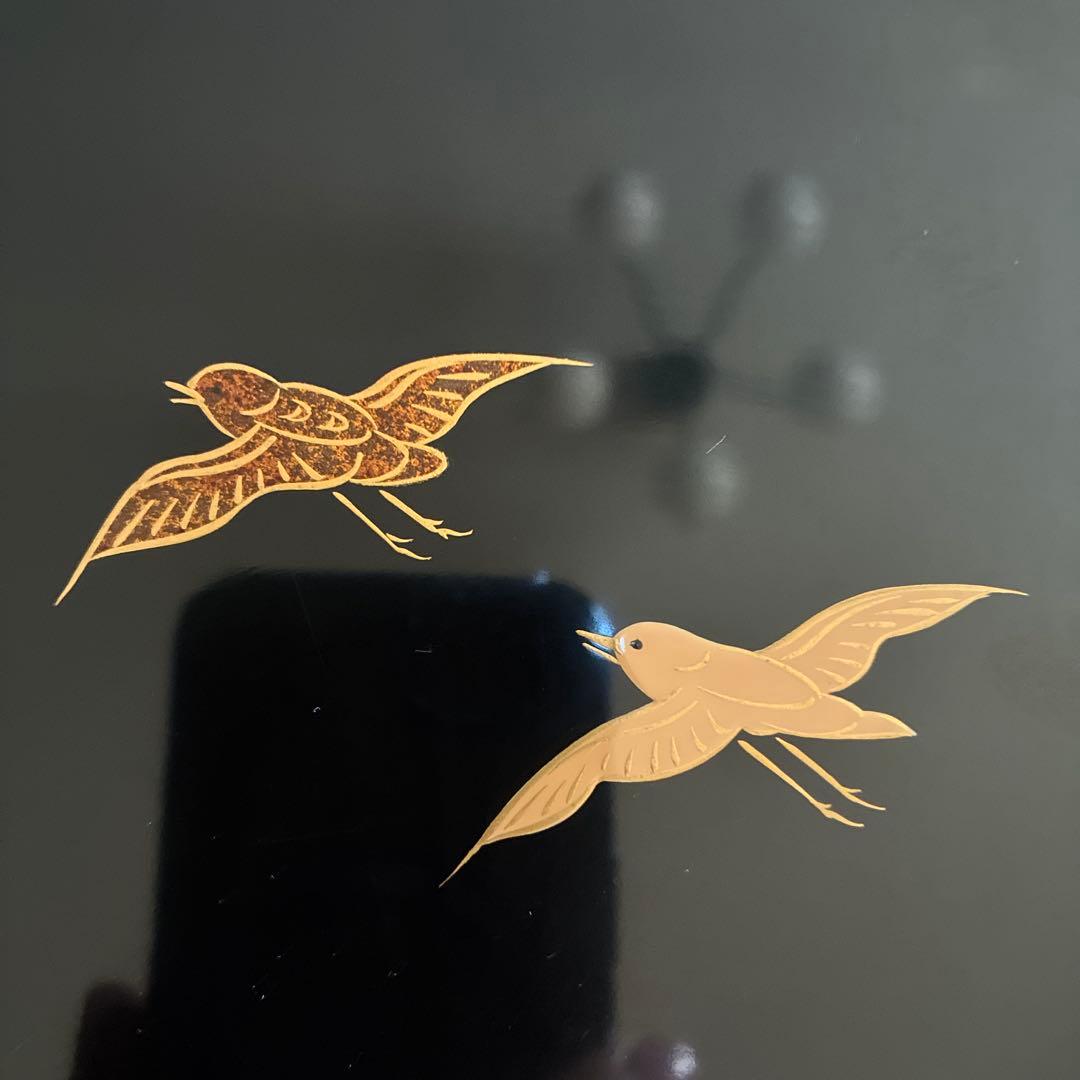 波と鳥の金箔装飾 半月形膳 輪島塗り（同じ物が8個あります》