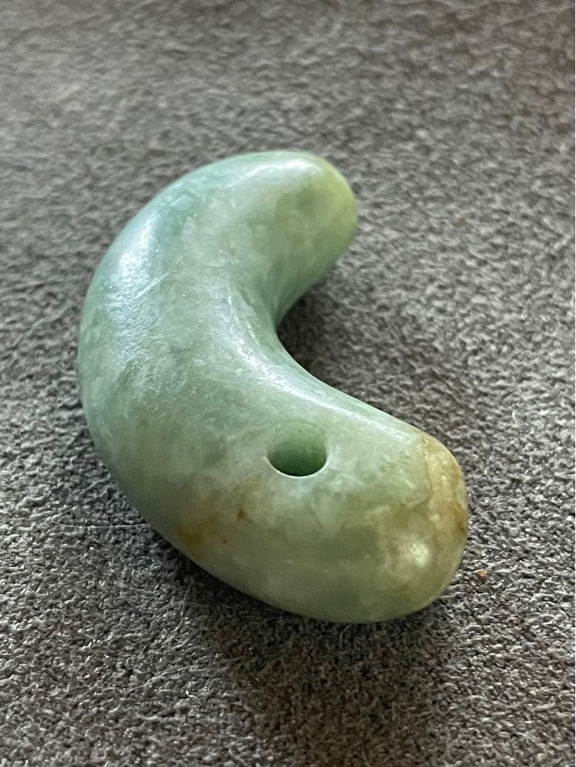 古墳時代の翡翠製勾玉