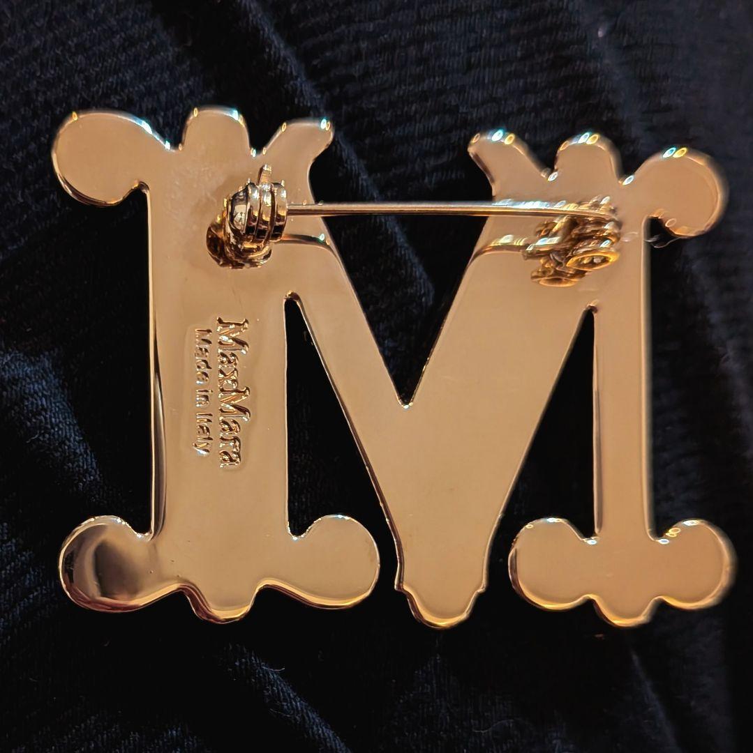 極美品✨MaxMara M字型ブローチ　ストーン　ゴールド金具　クリア　大粒