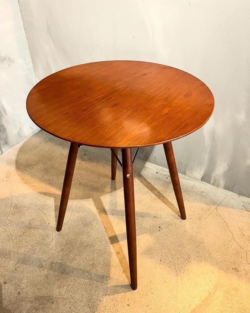 木製円形ダイニングテーブル ブラウン