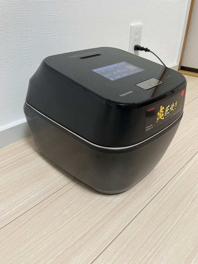 TOSHIBAの最高級　炊飯器 RC-10ZWT