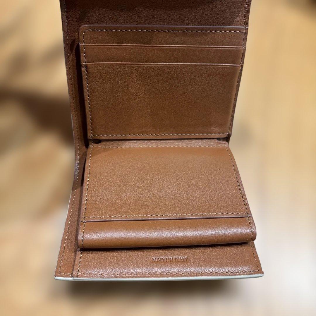 二つ折り財布 アイボリー グリーン ロゴ