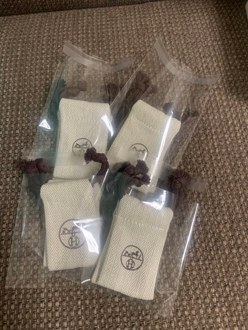 エルメス　ミニミニ巾着保存袋アクセサリー入れ（4.5x7.5cm )8枚セット