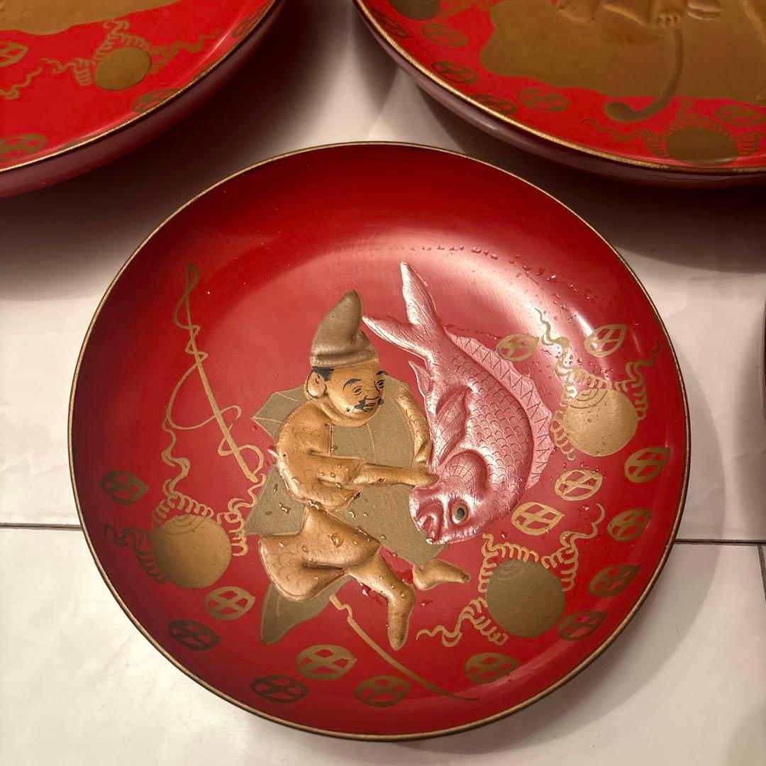 明治時代　七福神が金彩たっぷりで描かれた幸運や金運をを呼び込む木製輪島漆塗り皿