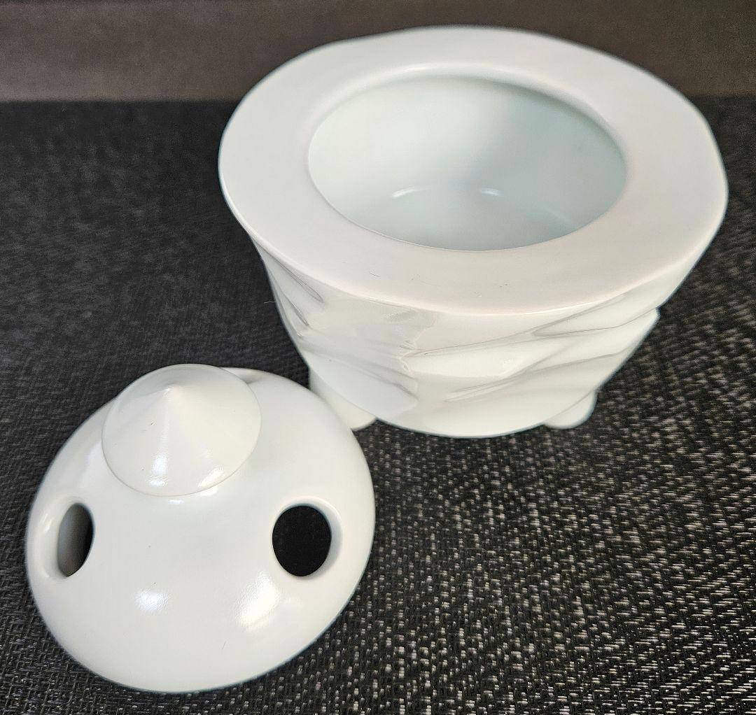 有田焼　名工　田中一位作　白磁　おうとつ造　三脚　香炉　茶道具　香道具