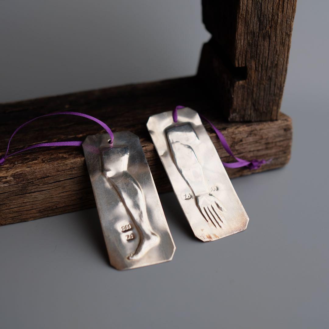 1930年代イタリア製の銀製奉納プレート　脚の形　1点　アンティーク