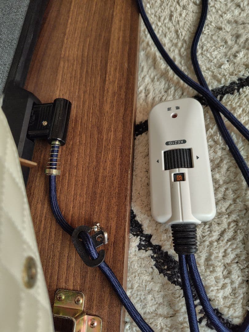 こたつ正方形テーブル（フラットヒーター）こたつ布団付き