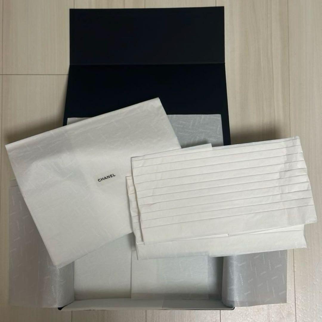 CHANEL　バッグ用空箱　マグネット　リボン&カメリア　約33x27x12.5