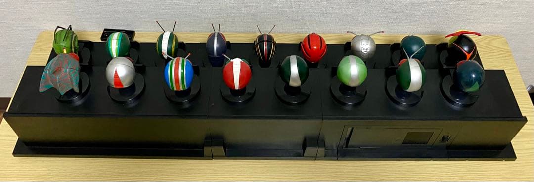 仮面ライダー マスクコレクション プレミアム発光台座ディスプレイ〜序章〜