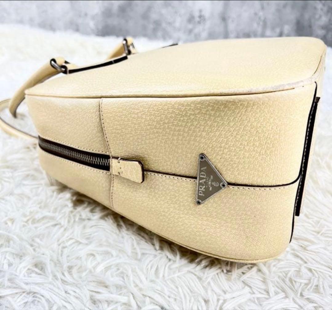 PRADA ベージュ ハンドバッグ