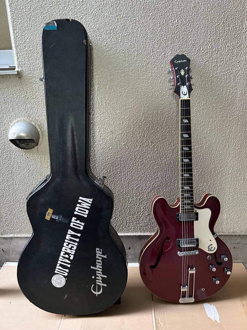 Epiphone Riviera セミアコースティックエレキギター　ハードケース