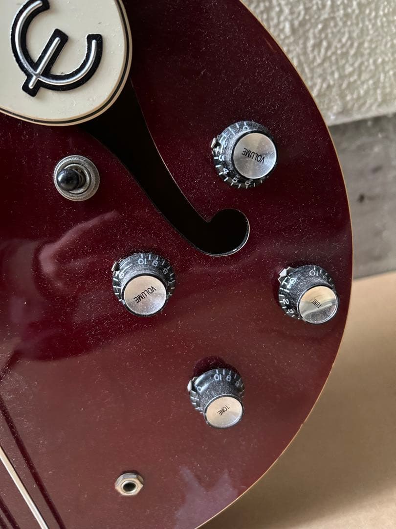 Epiphone Riviera セミアコースティックエレキギター　ハードケース