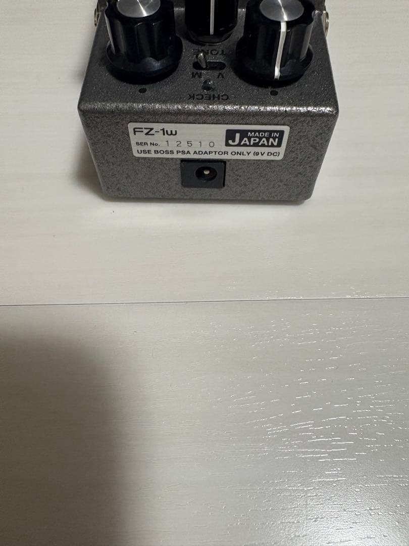 BOSS Fuzz FZ-1W ギターエフェクター